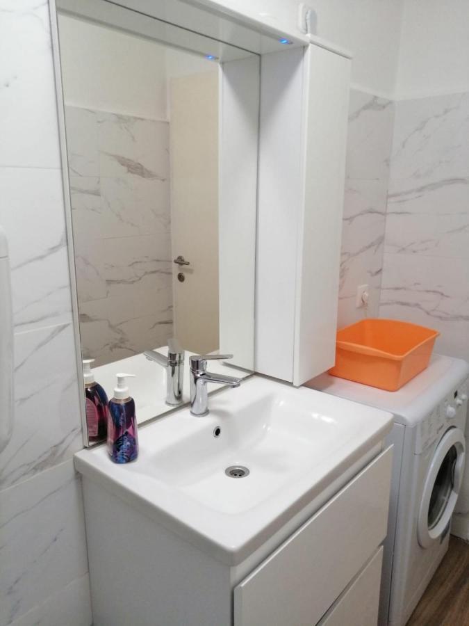 Vila Rosa Vis Zewnętrze zdjęcie