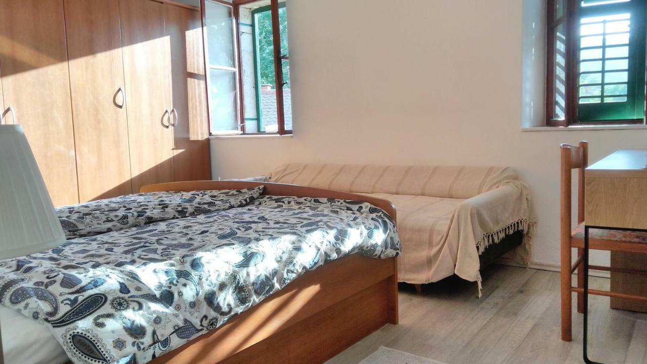 Vila Rosa Vis Zewnętrze zdjęcie